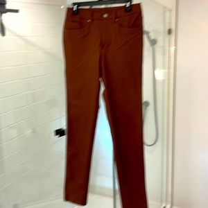 BNWOT ABC Slim fit Lululemon pant!